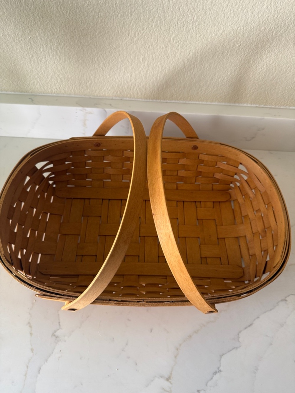 Longaberger Medium Gathering Basket 2007 with Liner - Picture 2 of 10